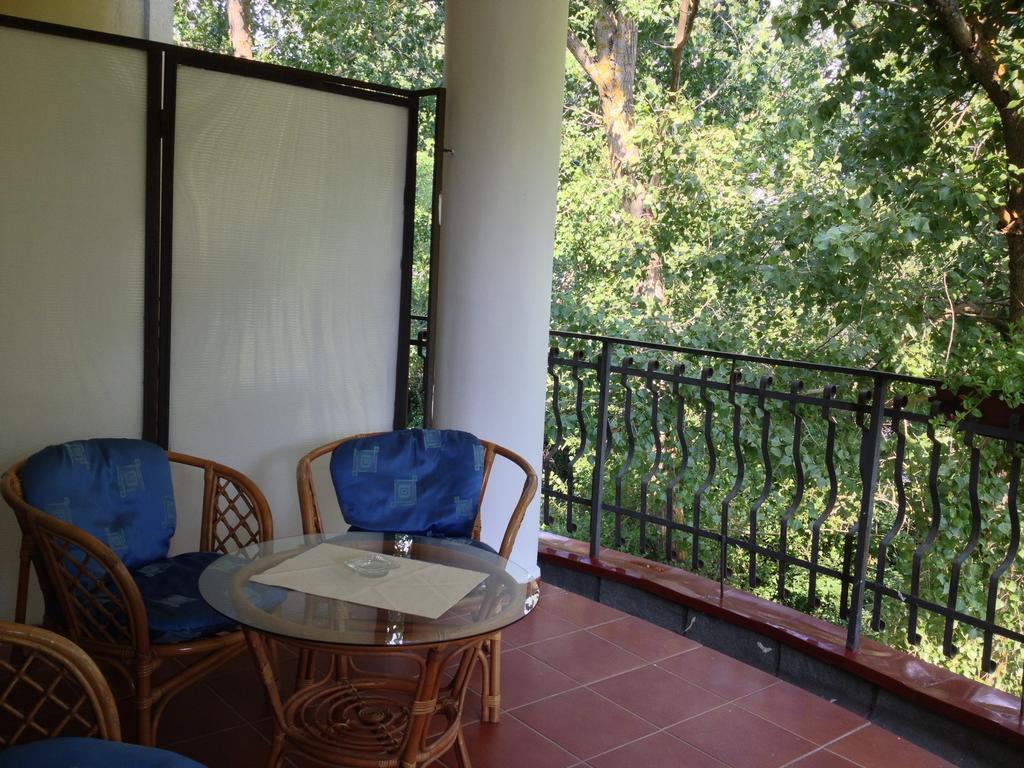 Club Topaz Apartments Neptun Room photo