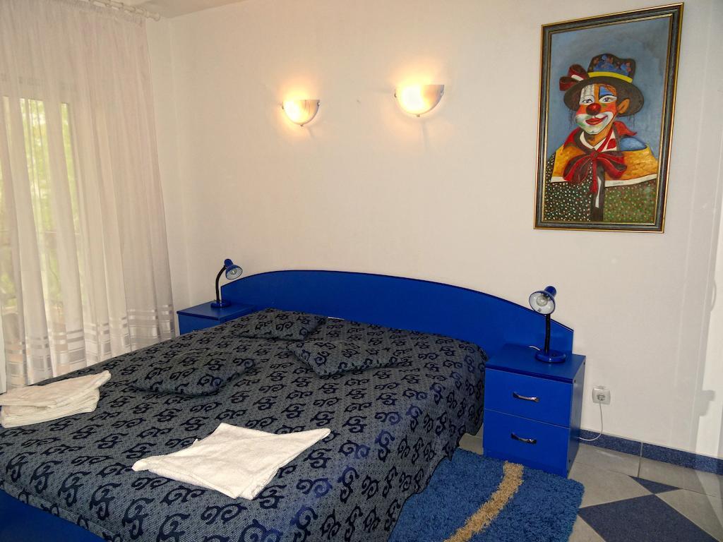 Club Topaz Apartments Neptun Room photo